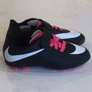Girls small Nike soccer cleats